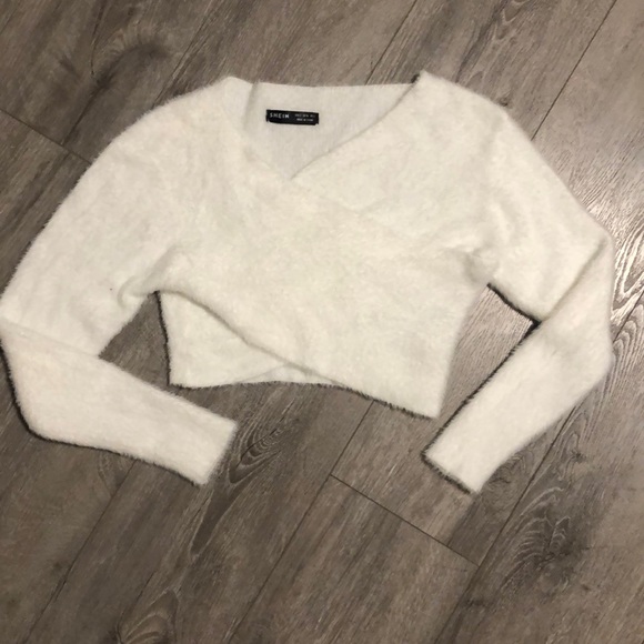 Shein cross over fluffy crop top - Picture 1 of 2